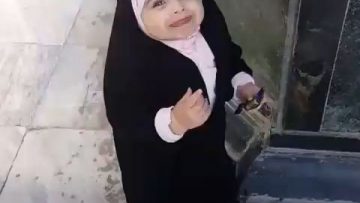 دختر کوچولوی بامزه thumbnail