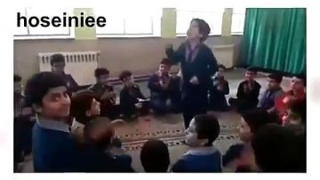 مداحی جالب یک دانش آمور thumbnail